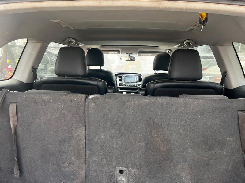 Thumbnail 11 of 2015 Toyota Highlander